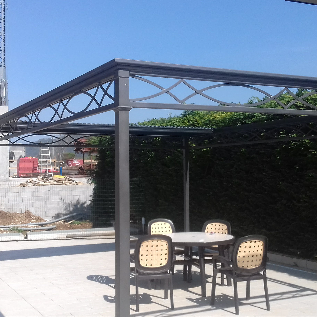 Pensilina in ferro su misura carpenteria metallica Vicenza